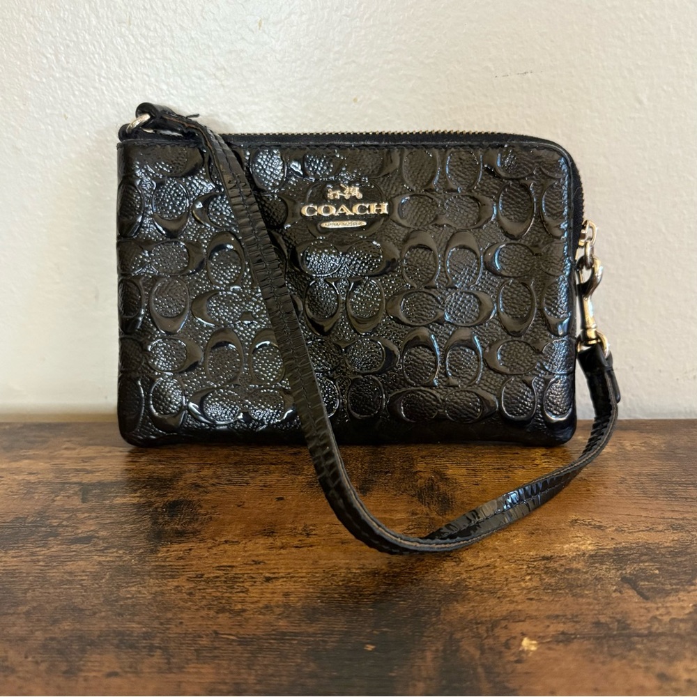 Coach | Corner Zip Wristlet Debossed Leather, Black - Picture 4 of 13